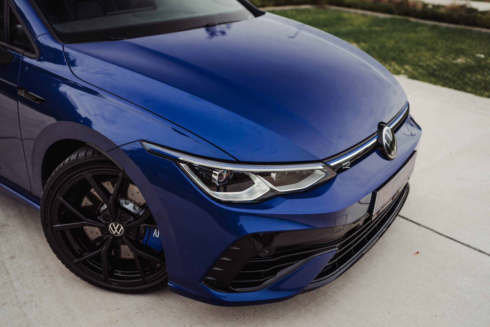 Golf 8 R - 4MOTION | AKRA | PANO | H&K | DCC | DRIFT MODE - Afbeelding 6