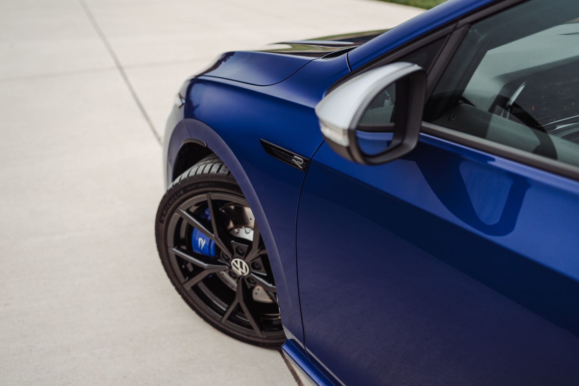 Golf 8 R - 4MOTION | AKRA | PANO | H&K | DCC | DRIFT MODE - Afbeelding 13