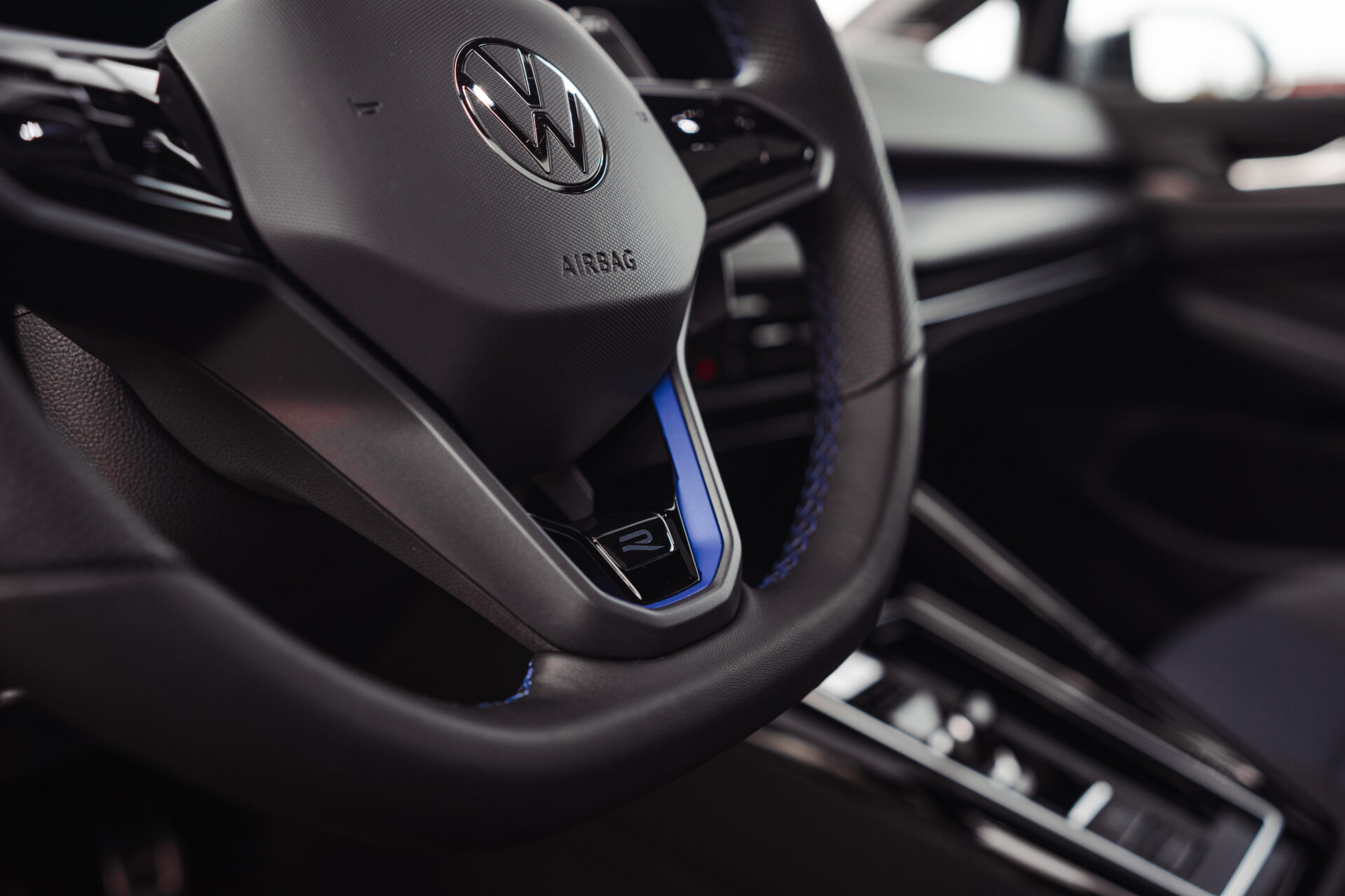 Golf 8 R - 4MOTION | AKRA | PANO | H&K | DCC | DRIFT MODE - Afbeelding 24