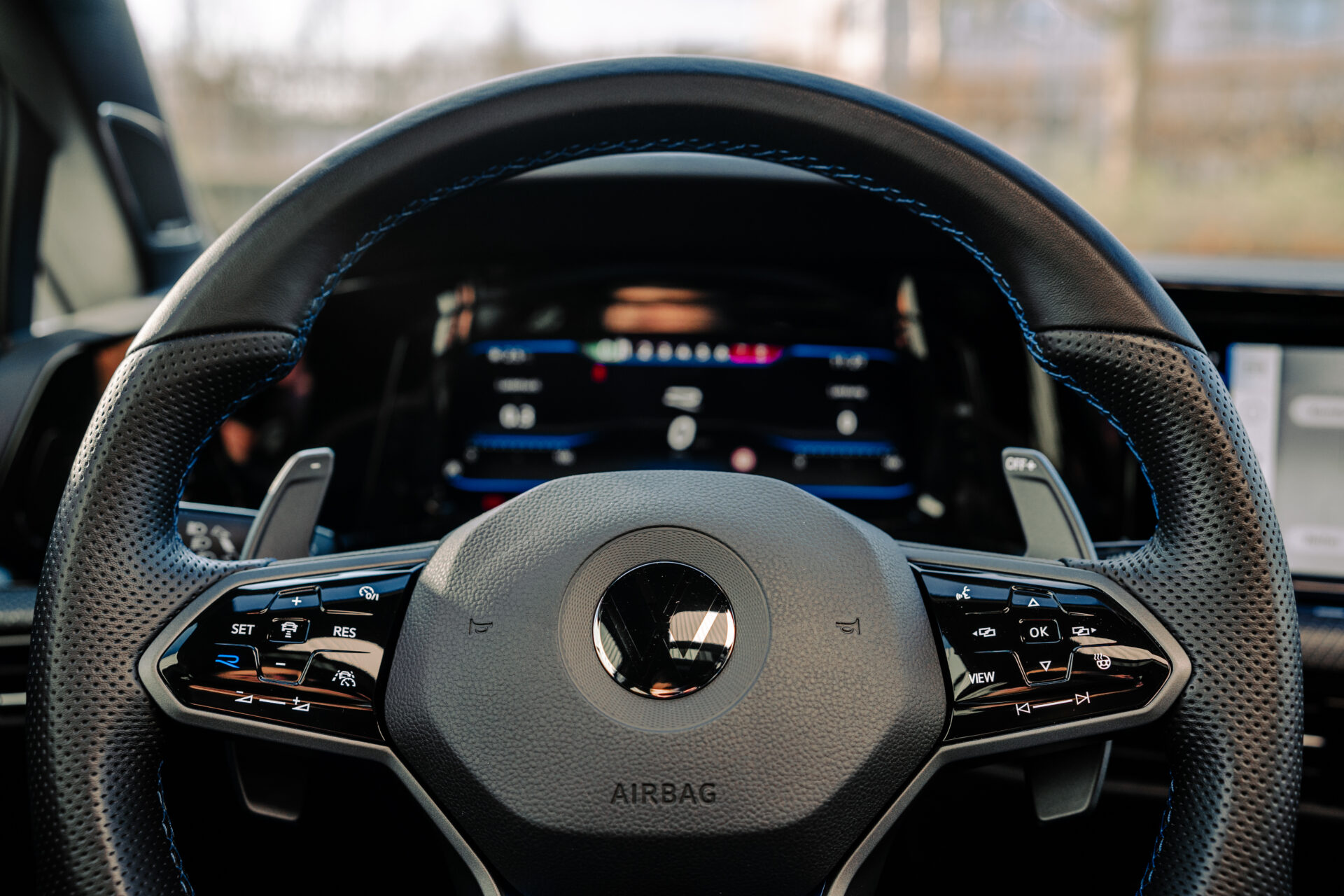 Golf 8 R - 4 MOTION | AKRA | PANO | H&K | DCC | DRIFT MODE - Afbeelding 21