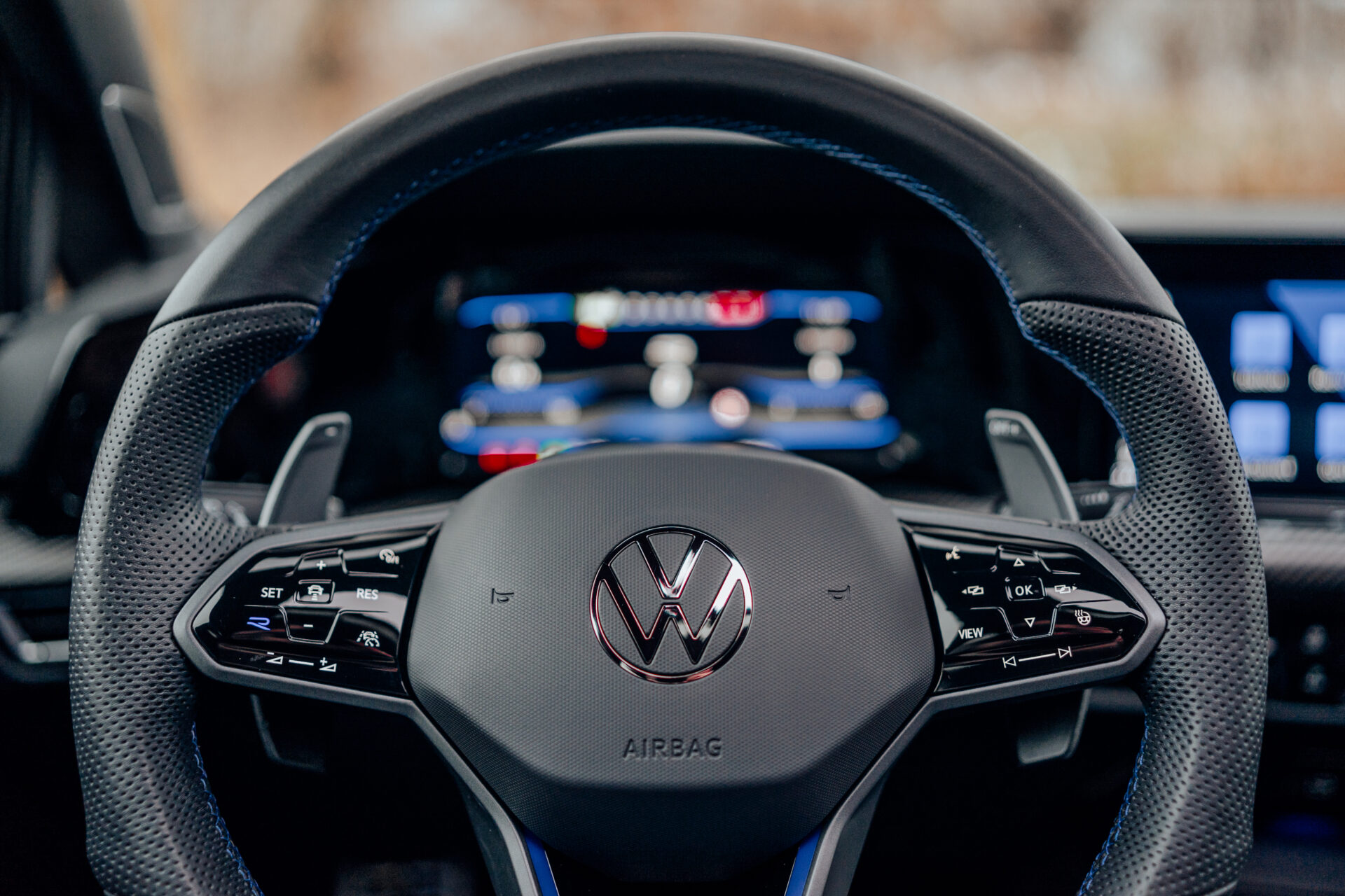 Golf 8 R โ 20 JAHRE | AKRA | PANO | H&K | DCC | DRIFT MODE... - Afbeelding 25