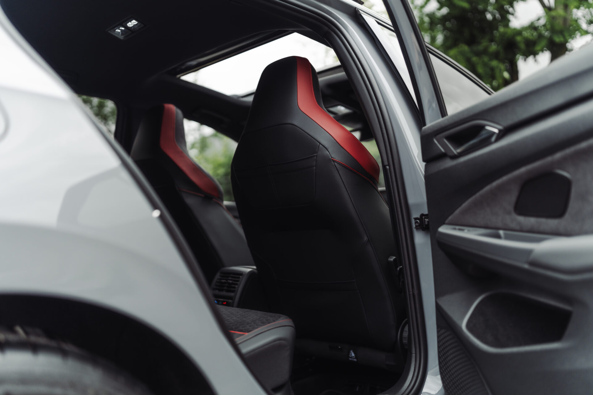 Volkswagen Golf 8 GTI Clubsport | AKRA | PANO | H&K | ACC | DCC | CAMERA - Afbeelding 31
